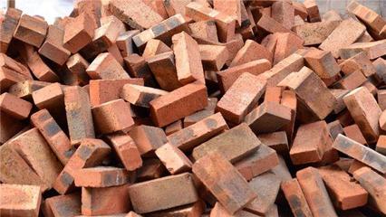 紅磚淡出歷史舞臺(tái) 現(xiàn)代建筑材料的革新與環(huán)保趨勢(shì)